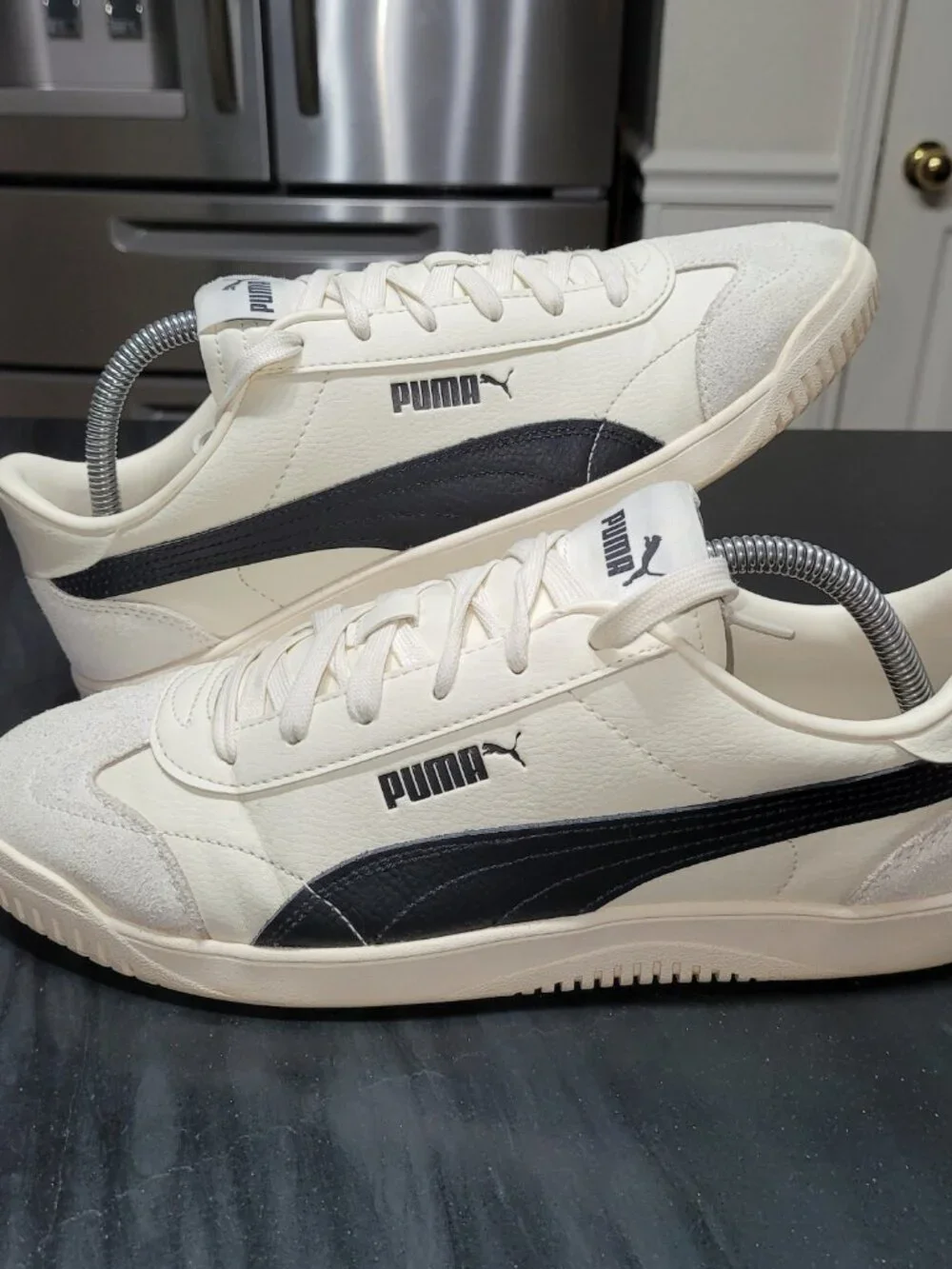 Puma Shoes Men's Size 9.5 White Black PUMA Club 5v5 Sneakers